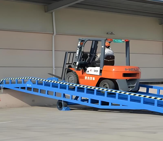 工布江达移动式卸货平台（叉车用）